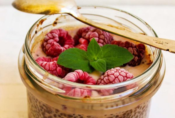 Deser chia z owocami