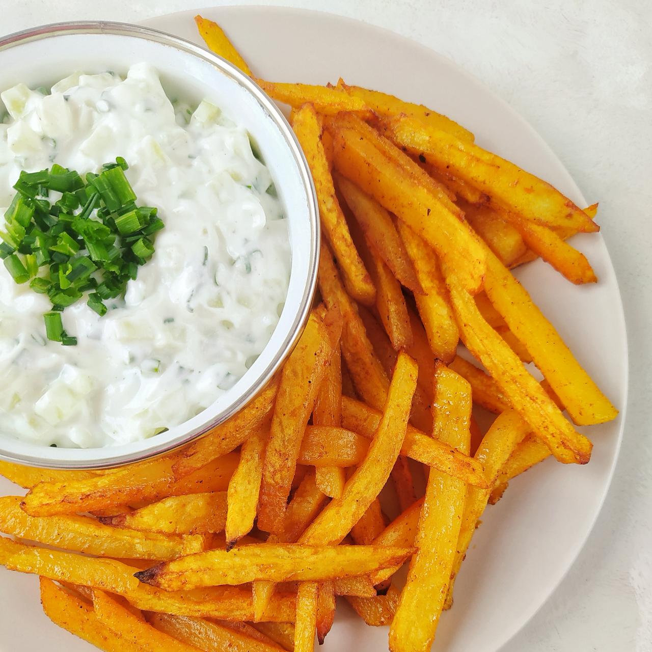 Domowe frytki z dipem