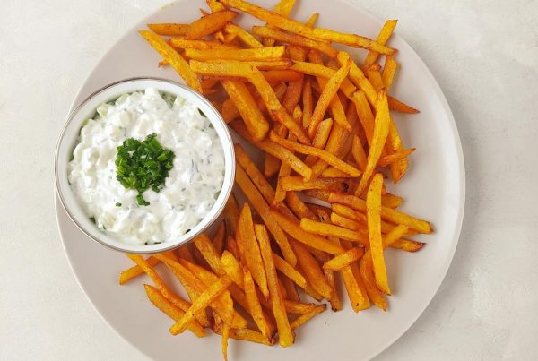 Domowe frytki z dipem