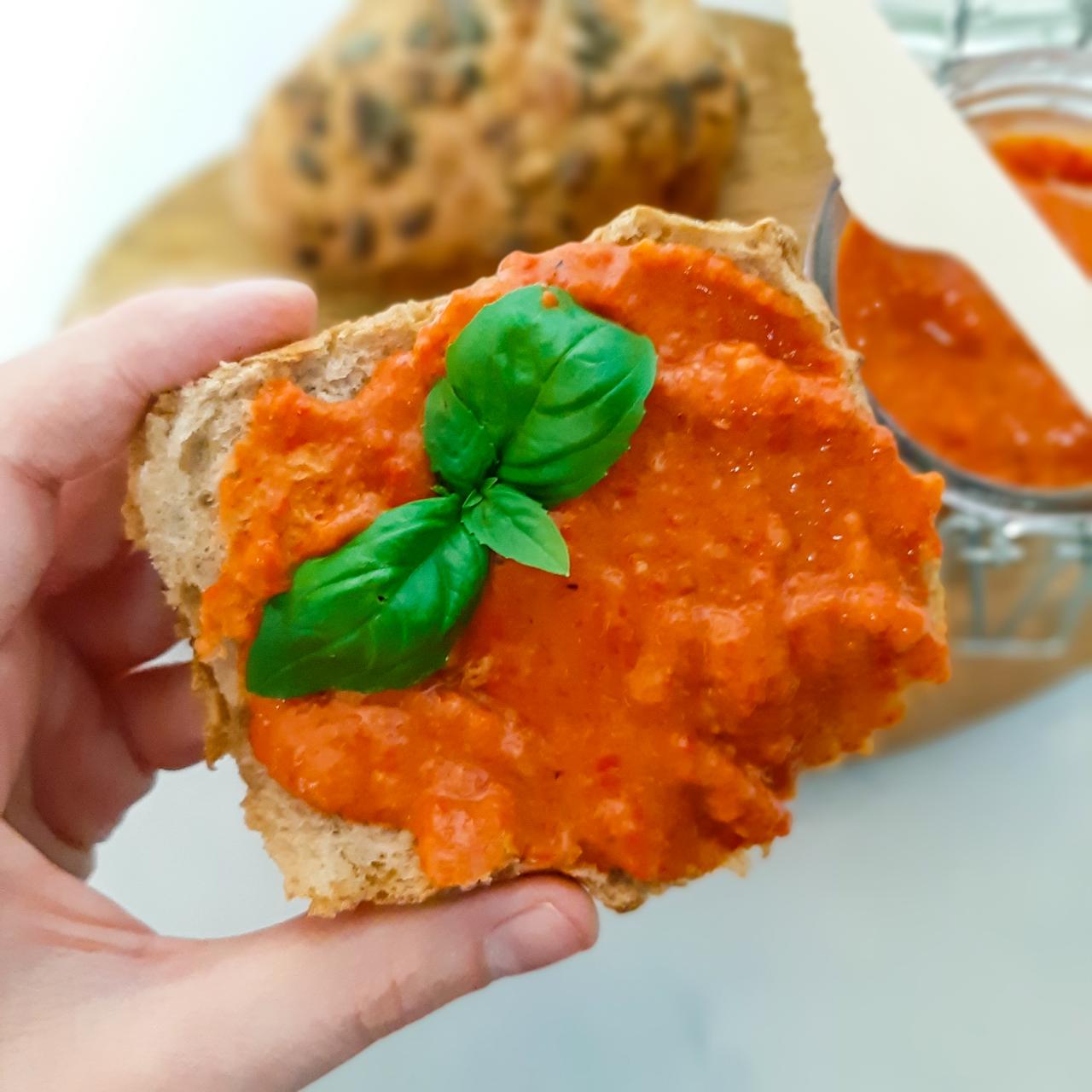 Pasta do chleba z papryki i fasoli